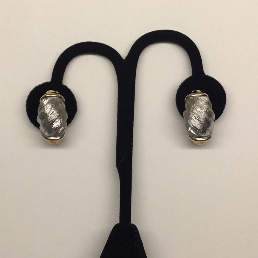 Chr Dior Earings